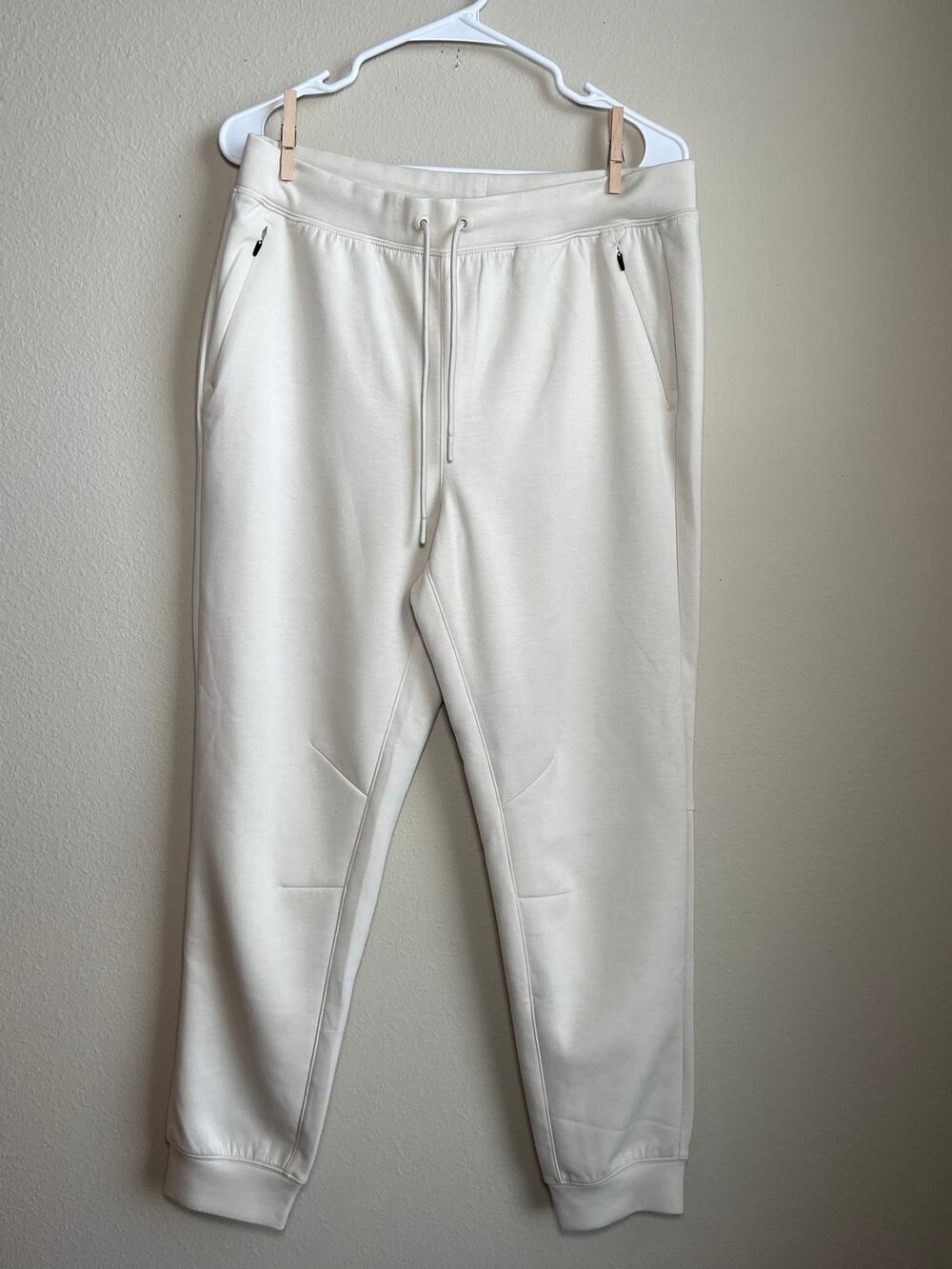 VRST Men Pinnacle Fleece Joggers Cream Light Sand Sweatpants Size Medium